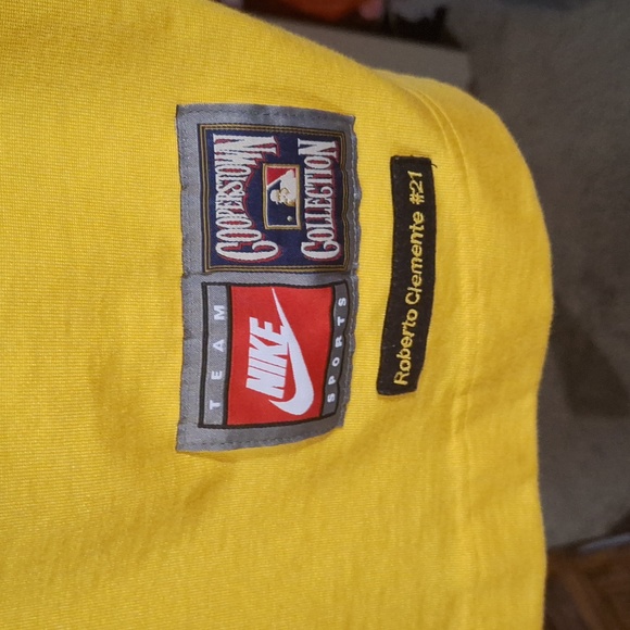 NIKE COOPERSTOWN  COLLECTION PITTSBURGH  PIRATES #21 ROBERTO CLEMENTE JERSEY - Picture 3 of 4